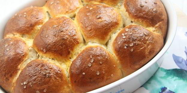 каштановые булочки с брусникой