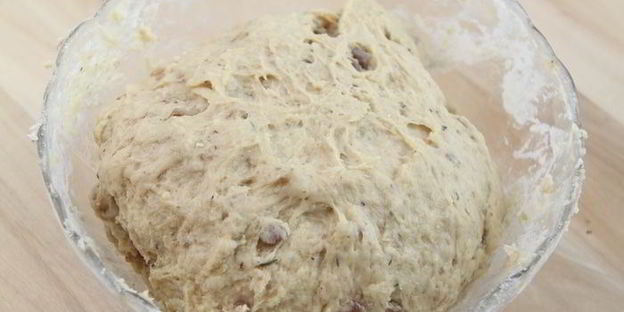 каштановые булочки с брусникой