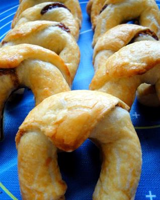 Круассаны с бананами и шоколадом