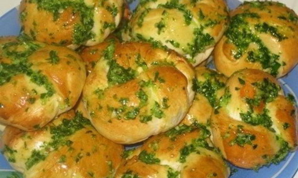 Рецепт сырных пампушек с чесноком