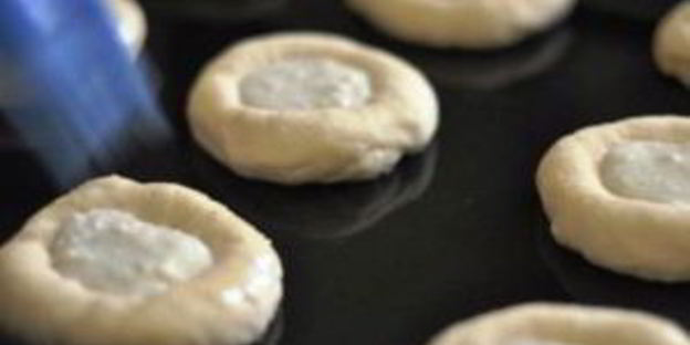 творожные ватрушки из дрожжевого теста