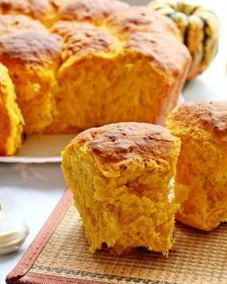 Тыквенные булочки с чесноком и тимьяном