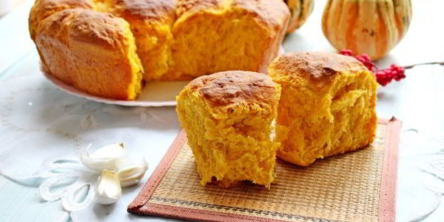 тыквенные булочки с чесноком и тимьяном