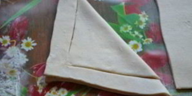 ватрушки из слоеного теста с творогом