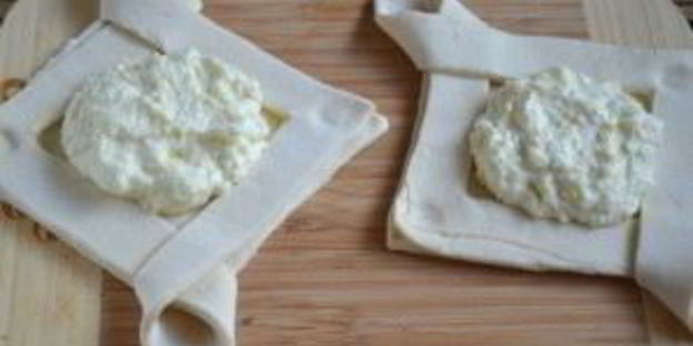 ватрушки из слоеного теста с творогом