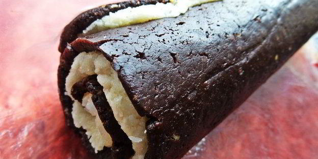 быстрый кокосово-шоколадный рулет