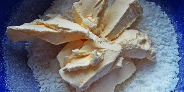 быстрый кокосово-шоколадный рулет