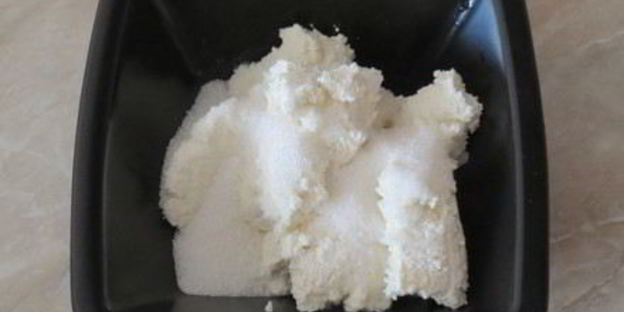 быстрые слойки с рикоттой и персиками