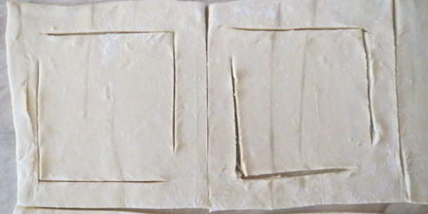 быстрые слойки с рикоттой и персиками