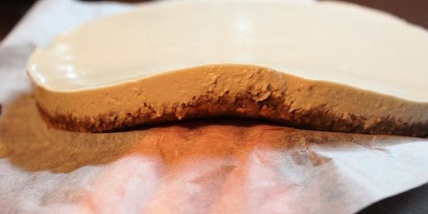 чизкейк с голубым сыром и пьяной грушей