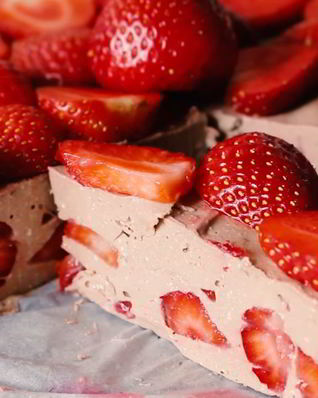 Диетический шоколадный чизкейк с клубникой