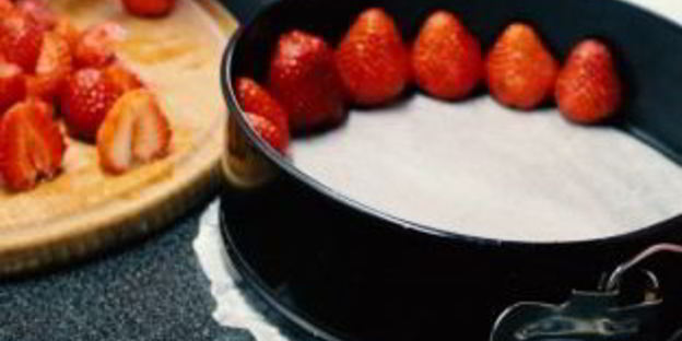 диетический шоколадный чизкейк с клубникой