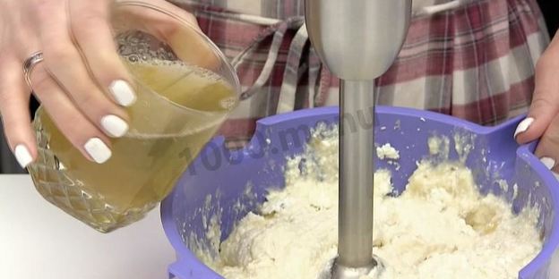 фитнес чизкейк с творогом, какао, бананами и овсянкой