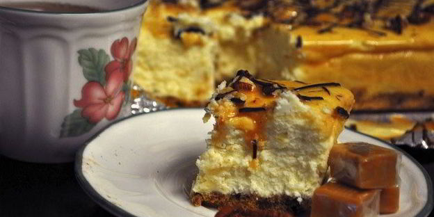 карамельно-пекановый чизкейк