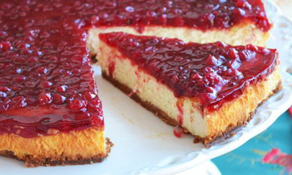 Рецепт рождественского чизкейка с брусничным покрытием