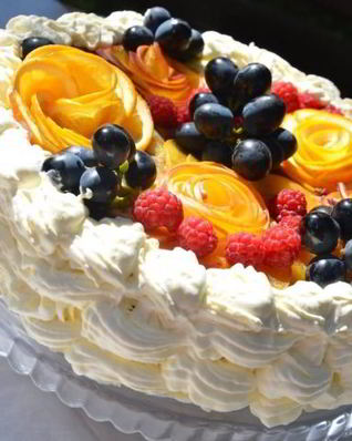 Шоколадный чизкейк с фруктами