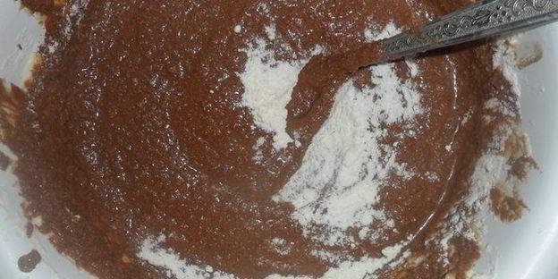 шоколадный чизкейк с кокосовыми вафлями и черносливом