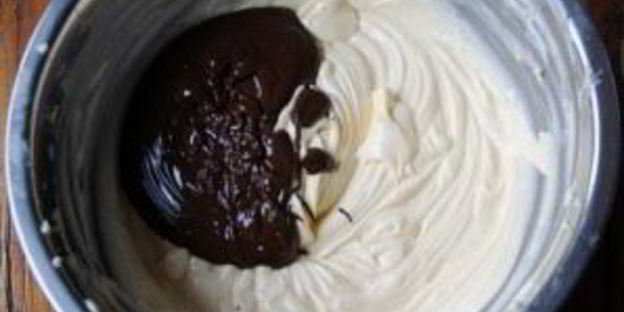 шоколадный чизкейк с вишней