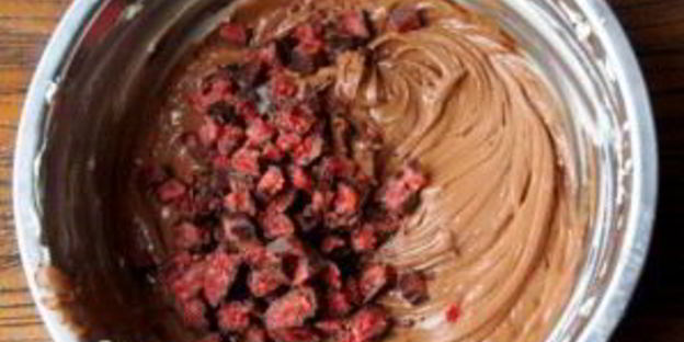 шоколадный чизкейк с вишней