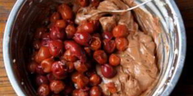 шоколадный чизкейк с вишней