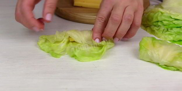 капустные конвертики с сыром