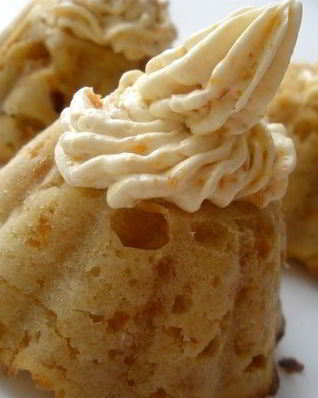 Абрикосово-коньячные кексы с кремом