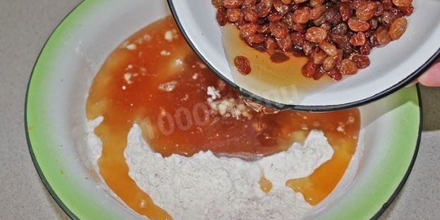 чайный кекс с изюмом