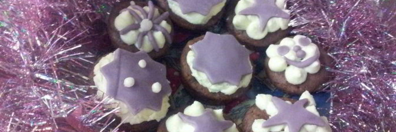 Капкейки с сюрпризом и сырным кремом