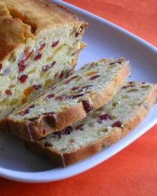 Кекс с цукатами и сухофруктами