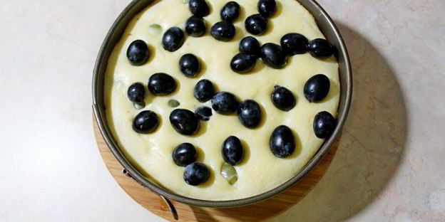 кекс с виноградом