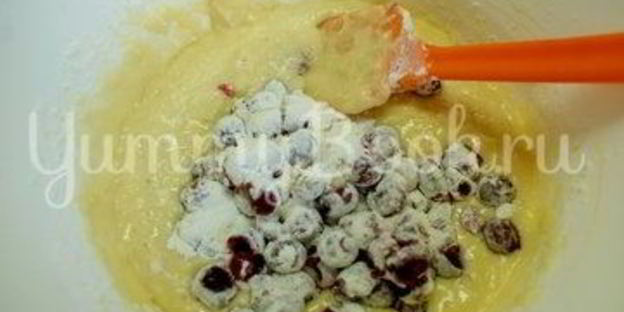 кекс с вишней в мультиварке