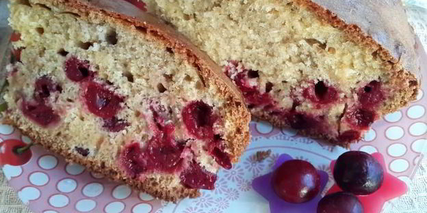 кекс с вишнями