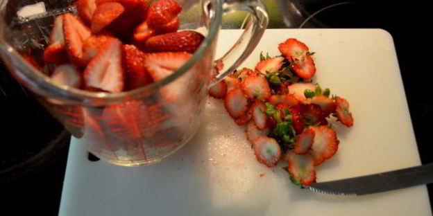 клубничный летний кекс