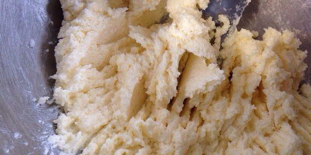 кокосовый кекс с вишней