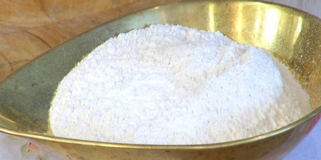 малиновый кекс с ягодным соусом