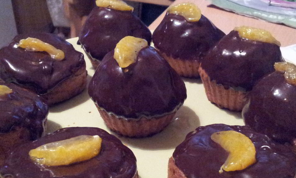 Рецепт мандариновых кексов с шоколадной глазурью