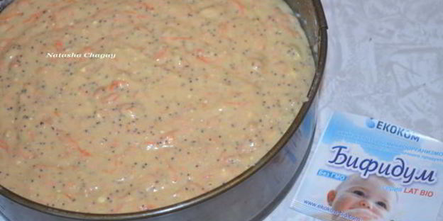 морковный кекс с орехами и маком