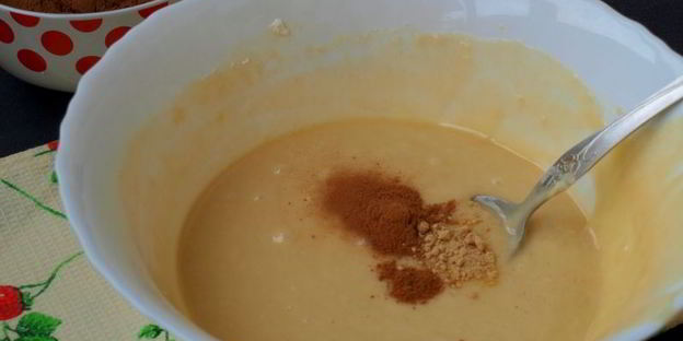 мраморный пряный кекс на сыворотке с малиной