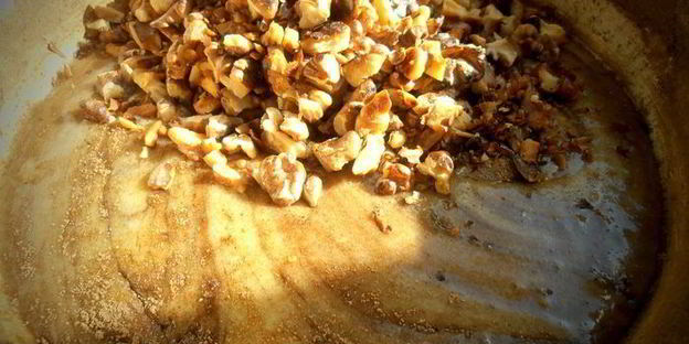 орехово-шоколадный кекс с цукатами из сметанного яблока