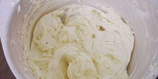 пасхальные апельсиновые капкейки с ромовым кремом