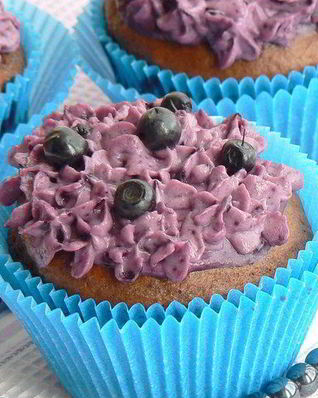 Шоколадные черничные кексы