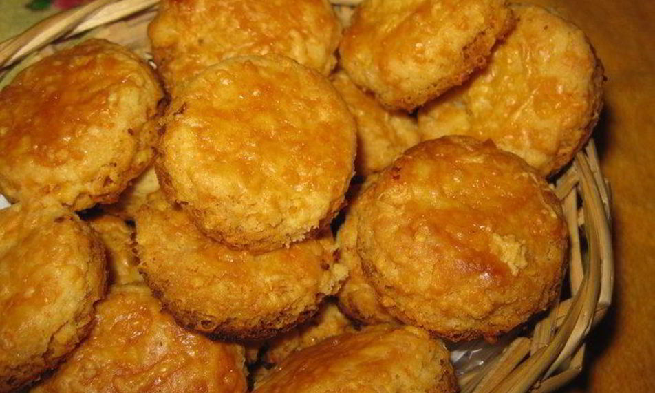 Рецепт сырных кексов к супу