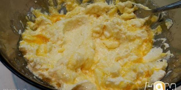 творожные кексики с кремом и джемом