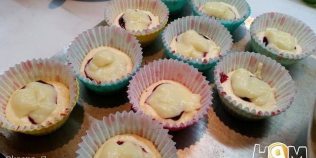 творожные кексики с кремом и джемом