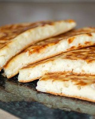 Быстрые хачапури на кефире с брынзой