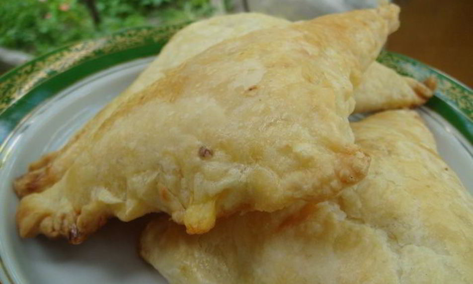 Рецепт быстрых слоеных хачапури с сыром