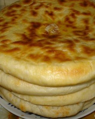 Домашние хачапури с 2 видами сыра