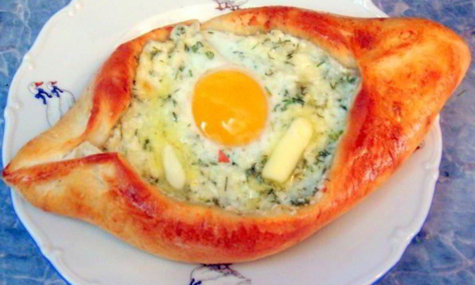 Рецепт хачапури лодочка по аджарски с яйцом