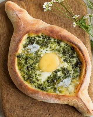 Хачапури — лодочка со шпинатом