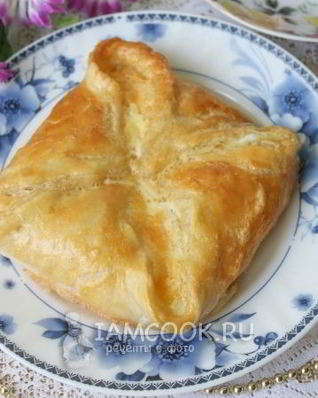 Хачапури с сыром из слоеного теста